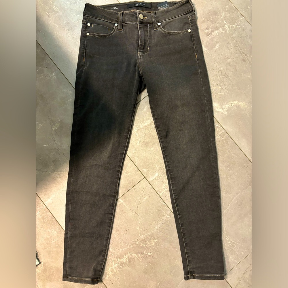 Liverpool dark gray skinny jeans; great condition. Size 6P